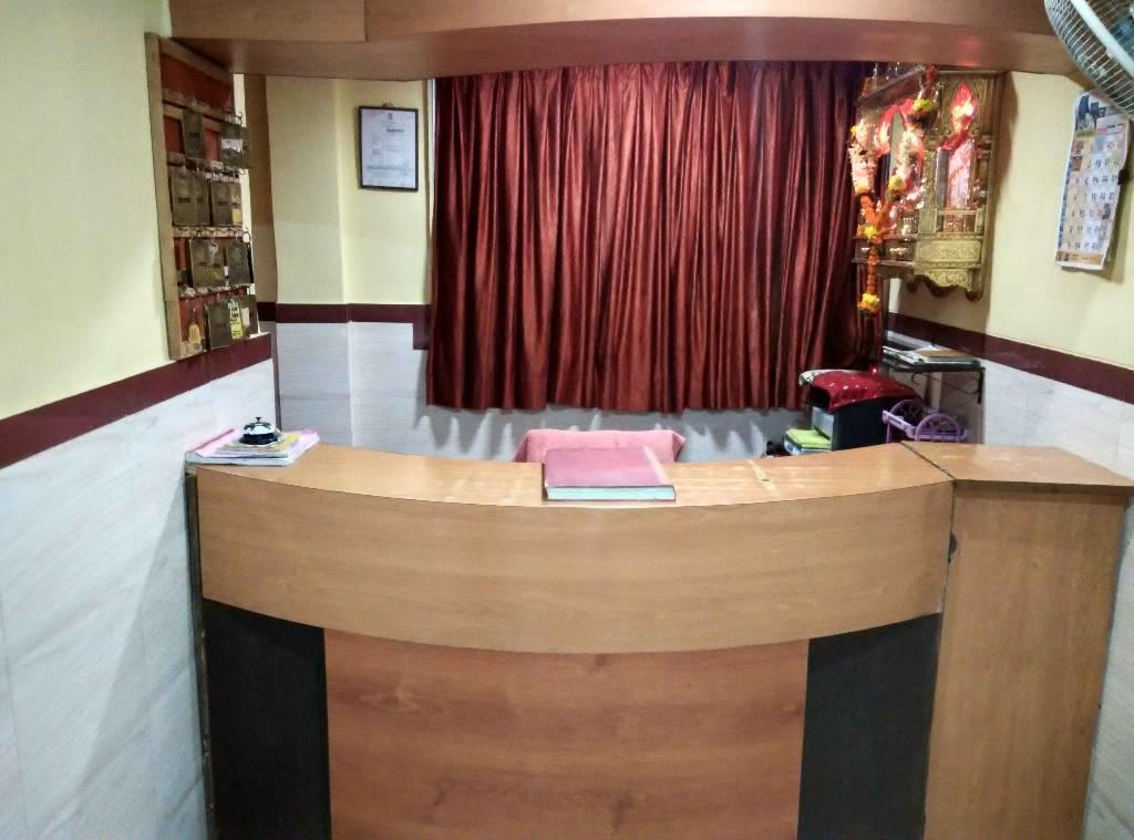 Girija Payyade Hotel Kalján Kültér fotó