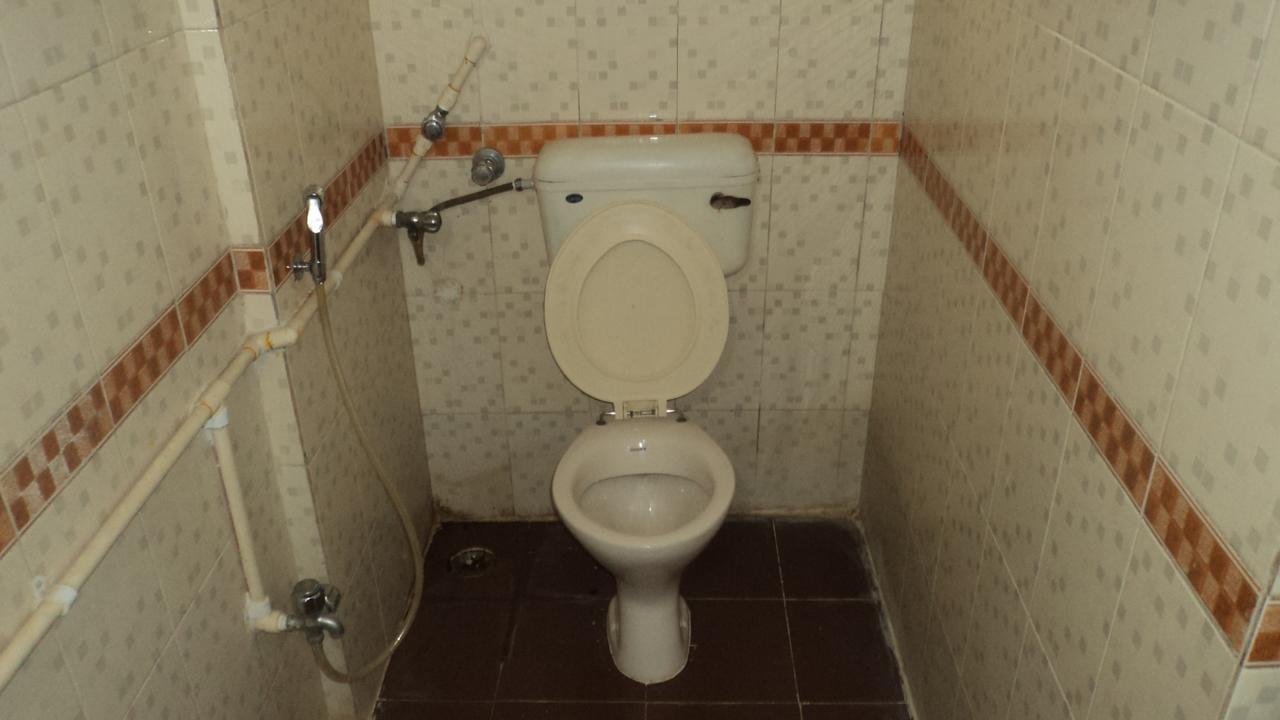 Girija Payyade Hotel Kalján Kültér fotó