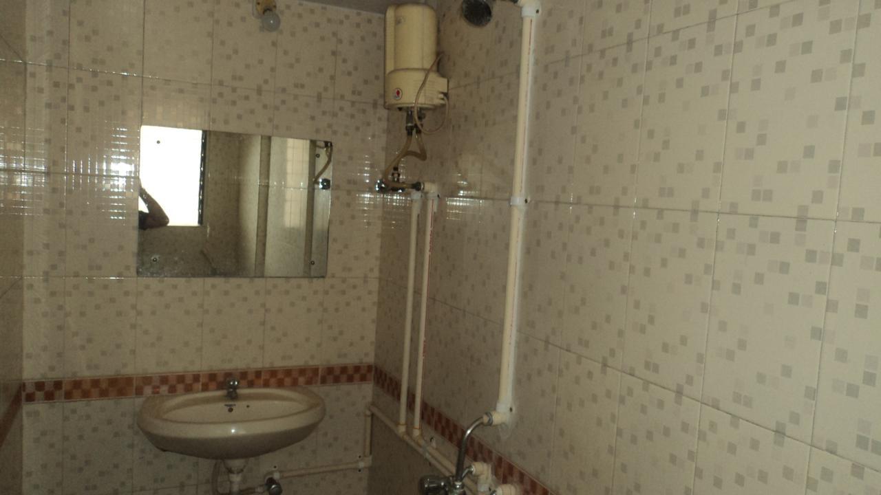 Girija Payyade Hotel Kalján Kültér fotó